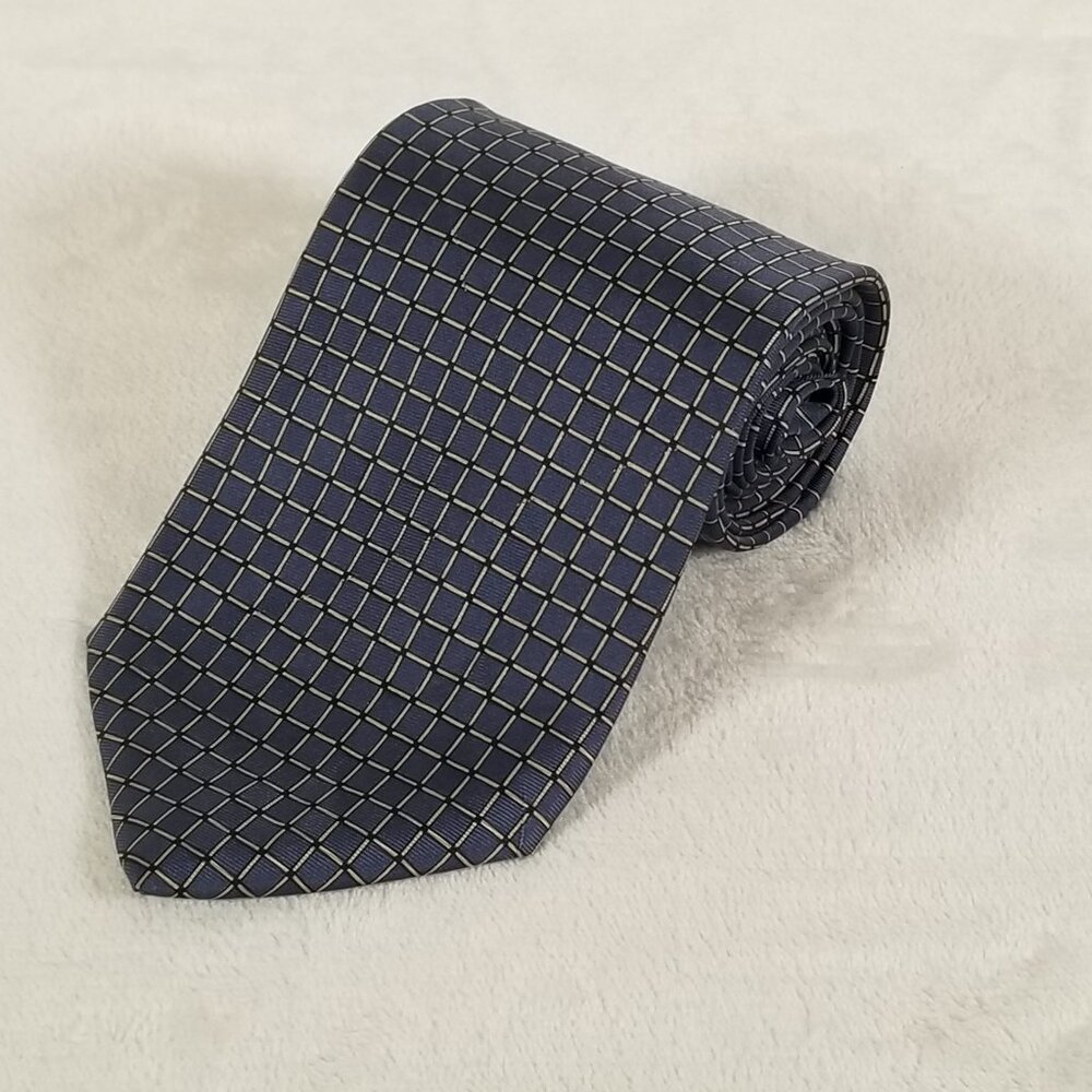 Brooks Brothers Makers Men Tie 100% Silk Made in USA Gray W 3 5/8 by L 56 3/8